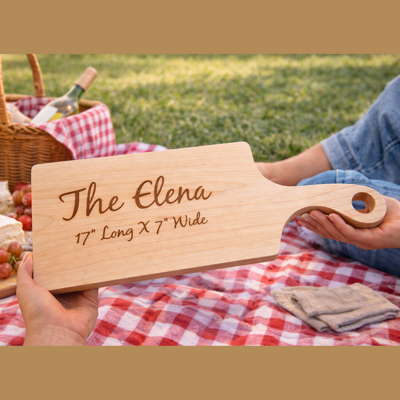 The Elena – Personalized Wooden Cutting Board