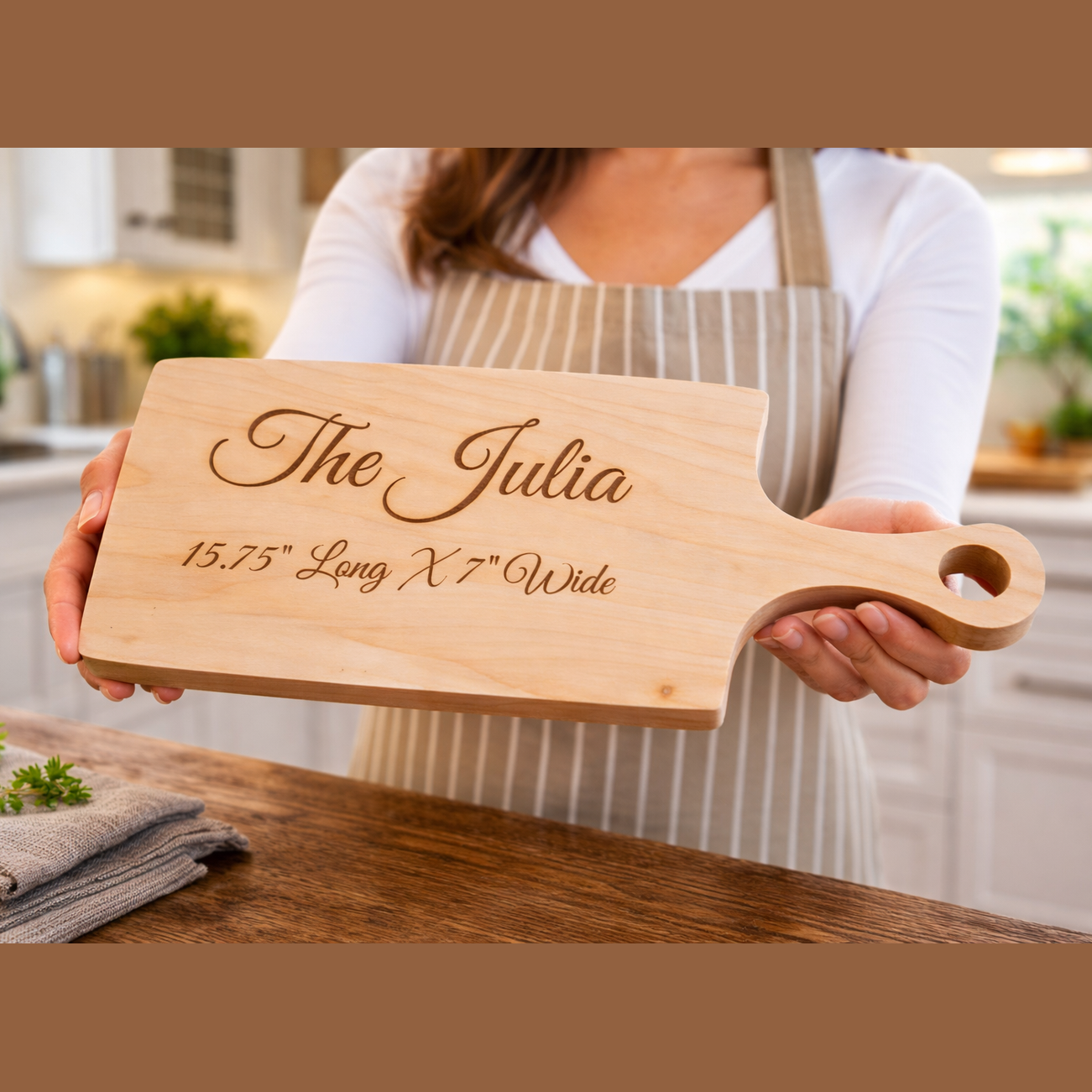 The Julia – Personalized Wooden Cutting Board